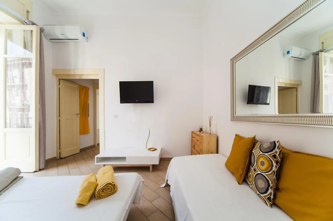 Napoli Centro Suite - Duomo Apartment Tatil Evi