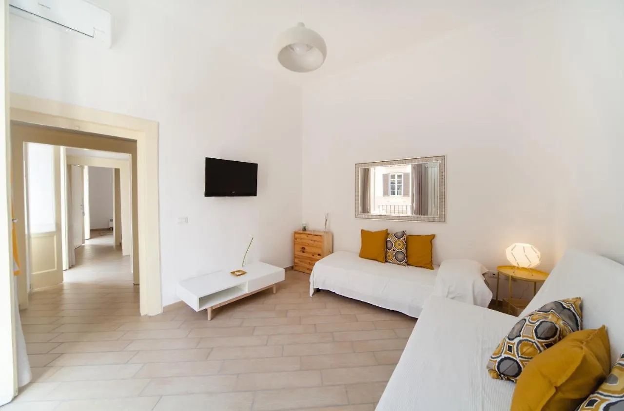 Napoli Centro Suite - Duomo Apartment Naples
